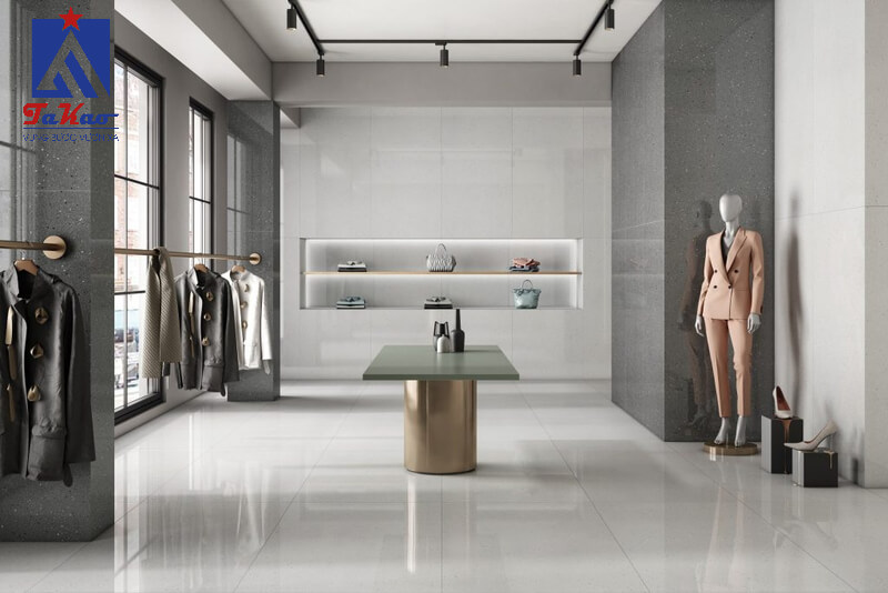 Ngoài việc lát sàn, gạch fullbody còn có thể được sử dụng để ốp tường trang trí